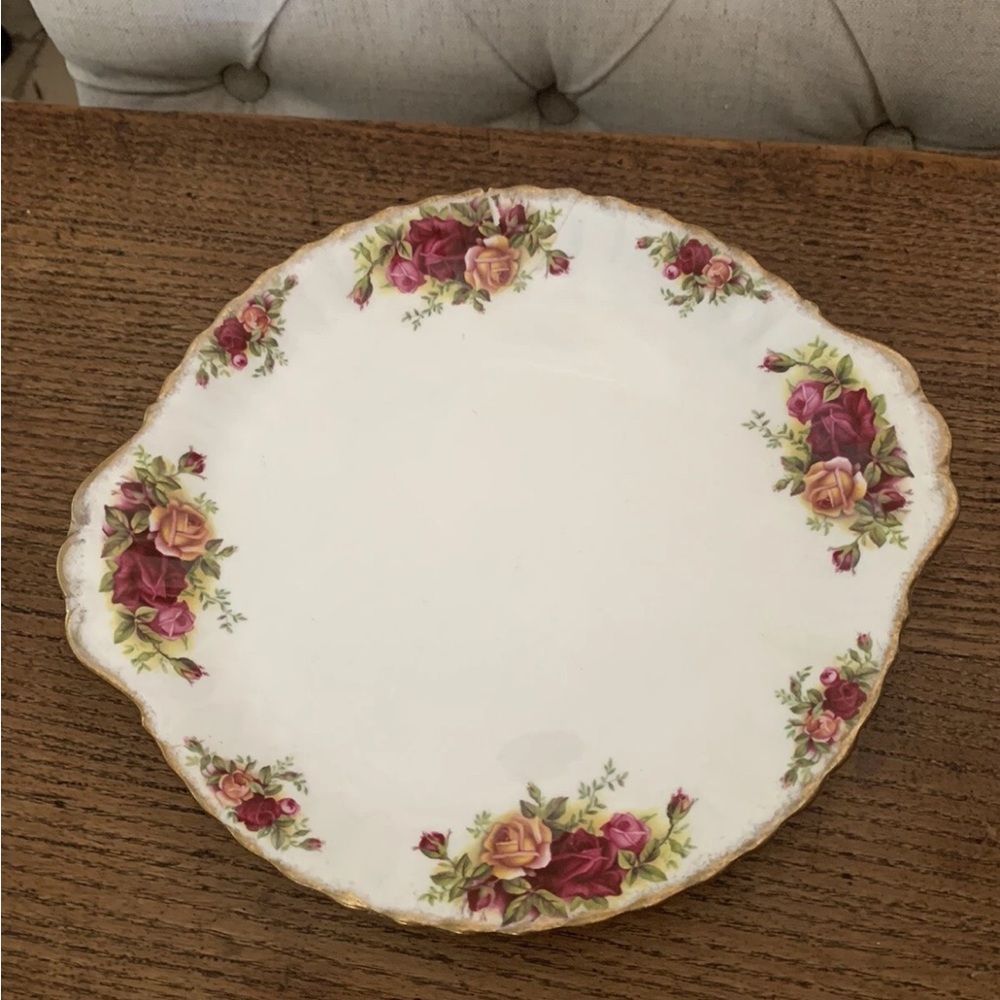 Vintage Royal Albert Old Country Rose Large cake plate.